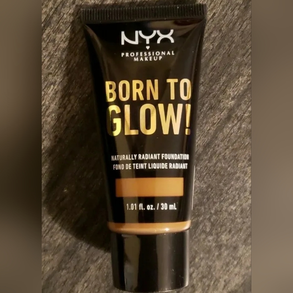 NYX Professional Makeup Born to Glow! (Sienna - 1.01 fl oz) NEW